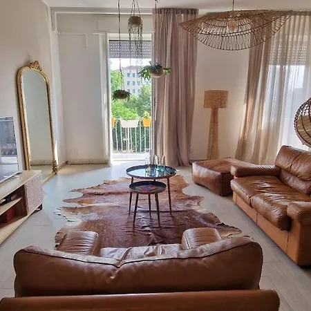아파트 Henry's House