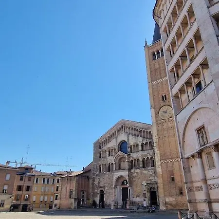 Apartment Henry's House Luxury Urban Parma