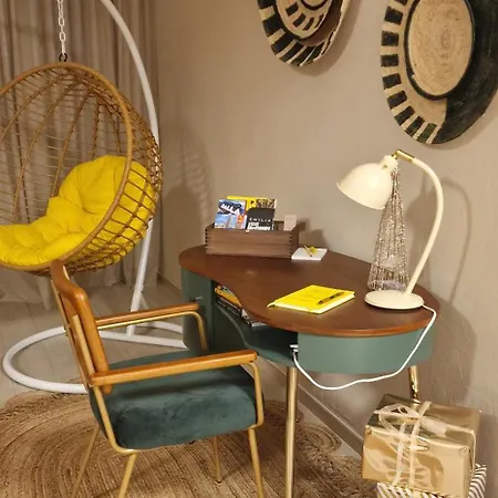 Henry's House Luxury Urban Apartment Parma