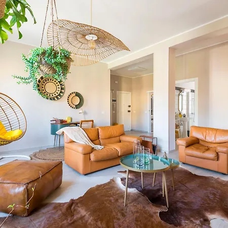 Henry's House Urban Comfort A פארמה